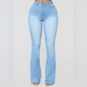 BRAND NEW: High-rise flared blue jeans